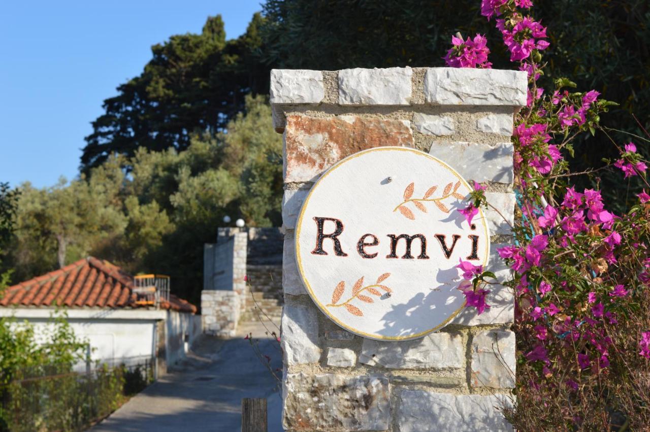 Remvi Apartment *